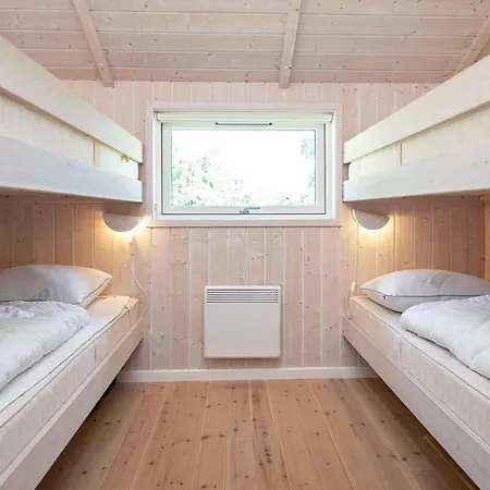 8 Person In Idestrup-by Traum *